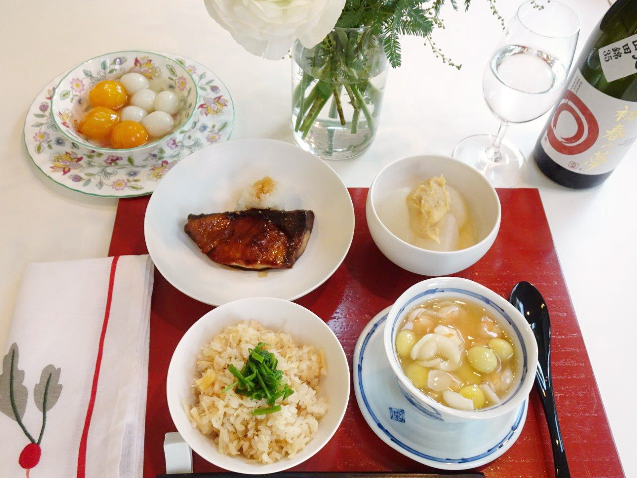 空也蒸し・干し貝柱ご飯・ぶりの黒酢焼き・柚子みそ大根・金柑と白玉の温かいデザート